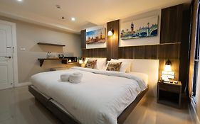 We Resident Hotel